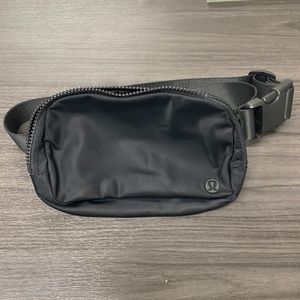 Lululemon Everywhere Belt Bag-Black